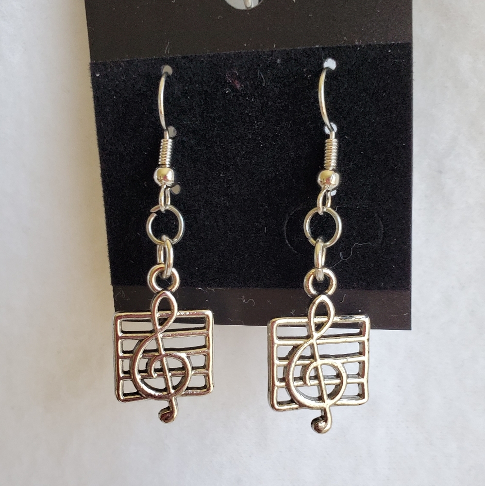 Womens treble clef silver hook earrings - Picture 2 of 2